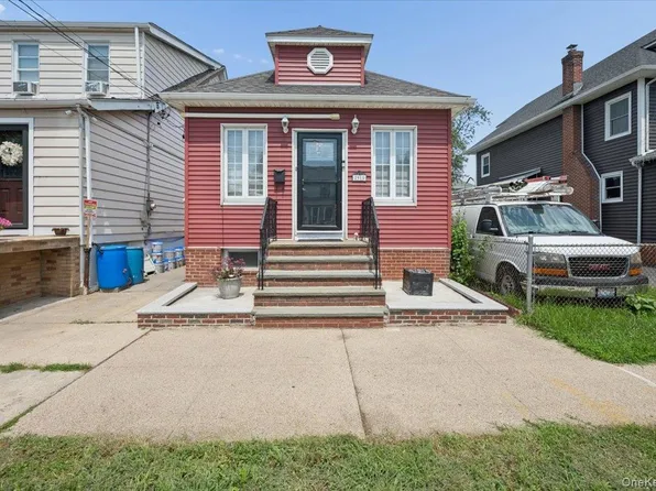 2915 Sommer Place, Bronx, NY 10465