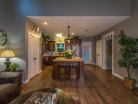 3rd image of 129 Beechwood Dr