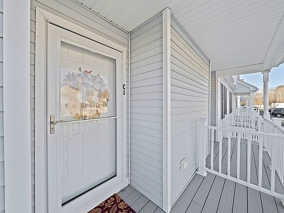 5th image of 1 Paradise Ln Unit C1