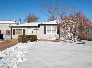 9407 Cloverhurst Dr, Saint Louis, MO 63123