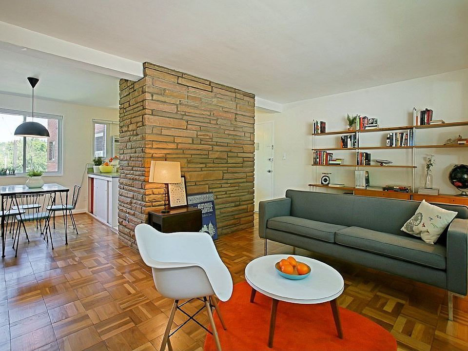 1st image of 2133 19th St N APT 4