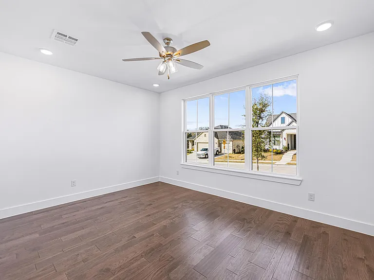 7129 Saginaw Blvd — Photo 4