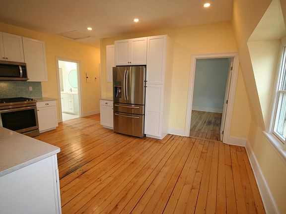 5th image of 1597 Westminster St Floor 3