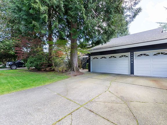 2nd image of 11454 Lyon Rd