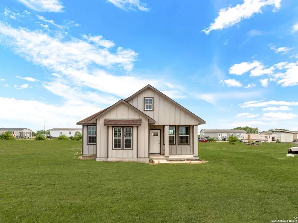 128 GRANJENO, Pleasanton, TX 78064