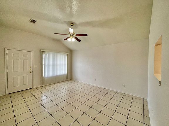 4th image of 4908 John David Dr APT A