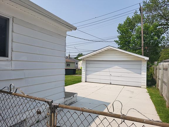 2nd image of 27837 Kaufman St