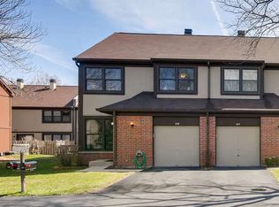 299 Kingswood Ln, Wheeling, IL