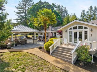 9290 Country Ln, Sebastopol, CA 95472