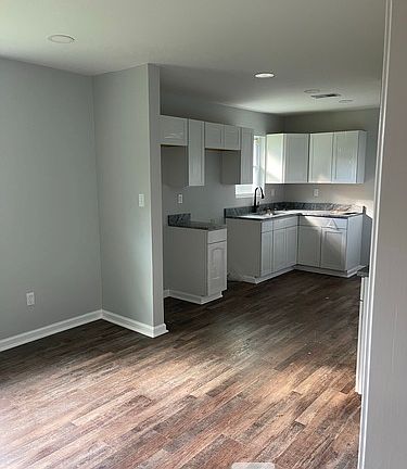 3rd image of 368 McFarland Dr