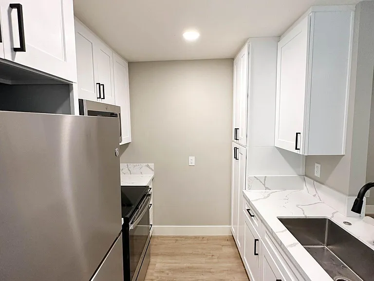 4161 37th St #15 — Photo 3