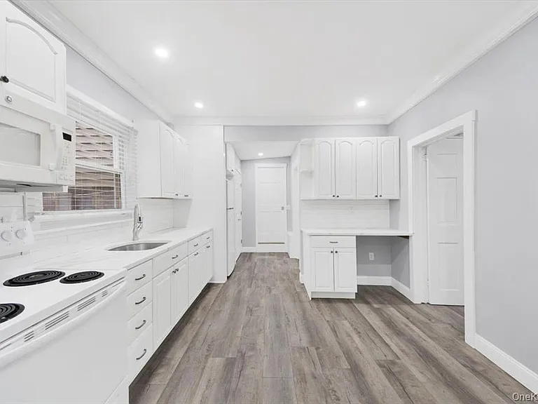 39 Helena Ave #1 — Photo 8