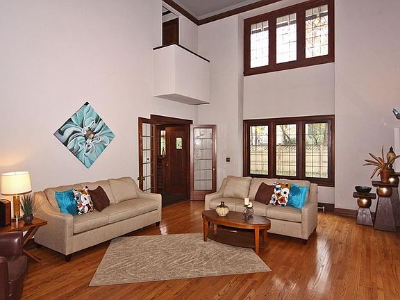5th image of 4401 N Illinois St
