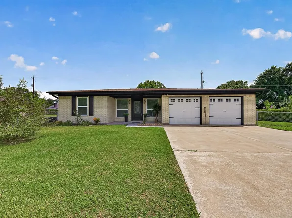 237 Burkett St, Richwood, TX 77531