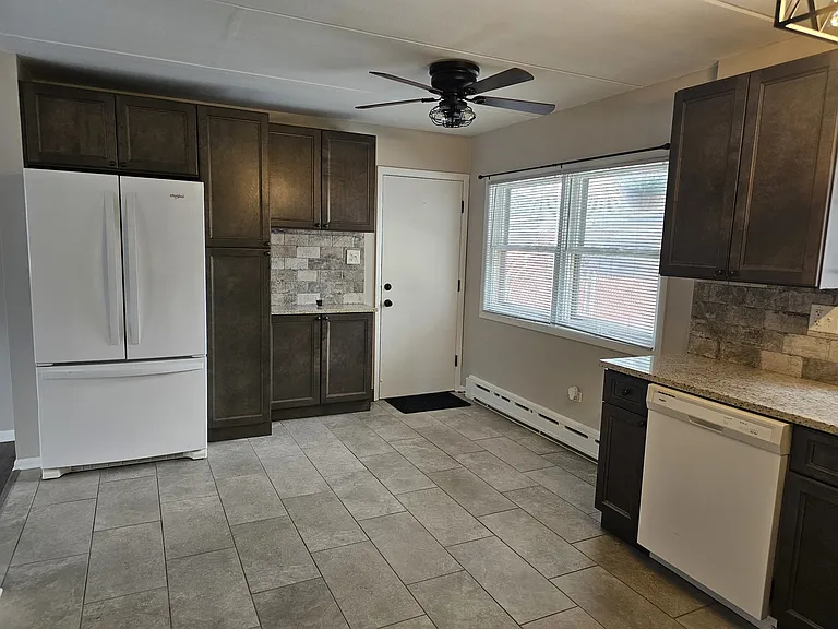 2 N Broadway Ave #1E — Photo 4