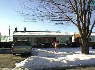 18022 E Rainbow Rd, Fraser, MI 48026