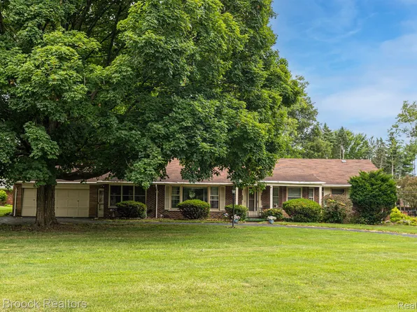 1211 Lenox Rd, Bloomfield Hills, MI 48304