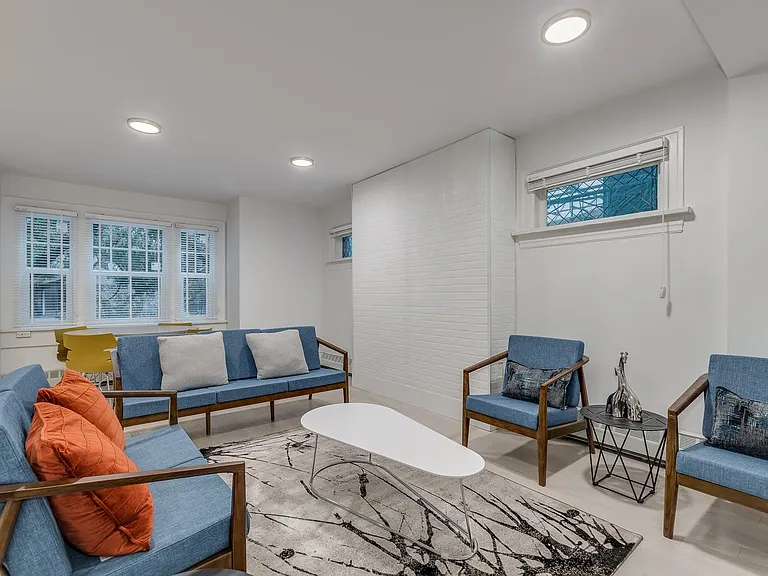 1425 Haro St #101 — Photo 7