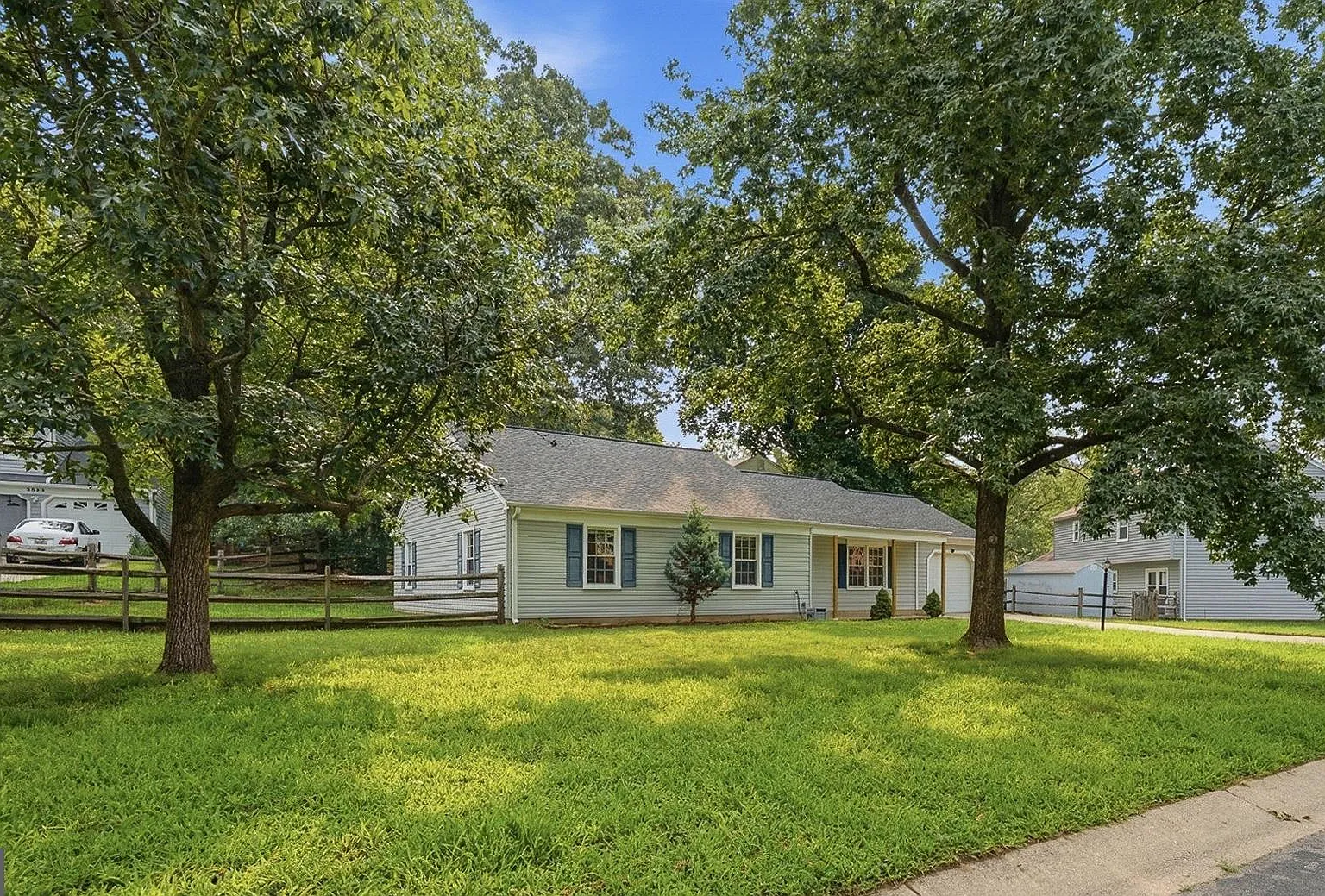 3 bed, 2.0 bath, 1572 sqft, $2,800 — Photo 4