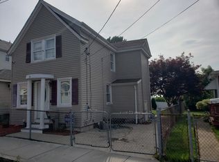 71 Church St, Fall River, MA 02724