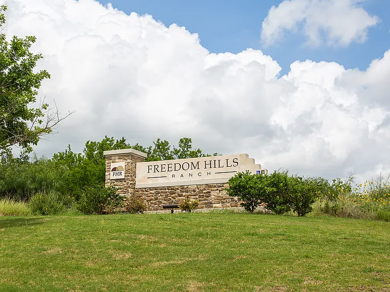 Freedom Hills Ranch Apartments — Photo 143