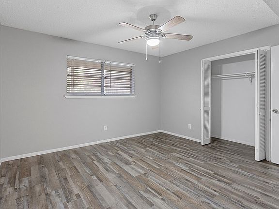 3rd image of 4709 Wellesley Ave