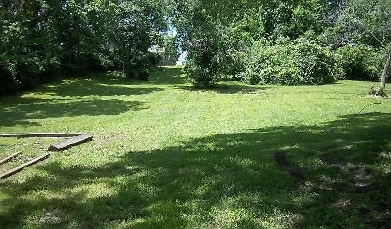 6608 NW Prairie View Rd — Photo 2