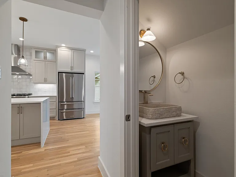 6255 Belmont Ave — Photo 12