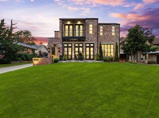 1711 Huntington Ave, Nichols Hills, OK 73116