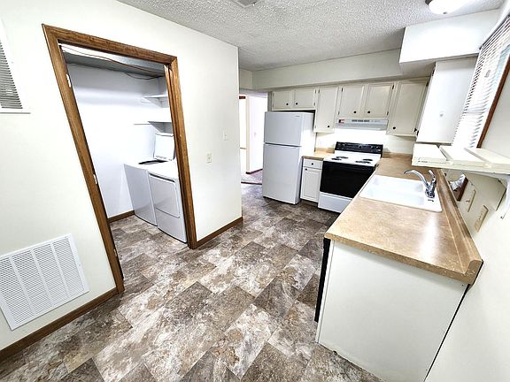 3rd image of 5517 S 42nd Street Ct