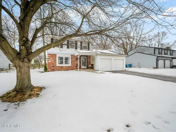 3906 Farmbrook Dr, Sylvania, OH 43560