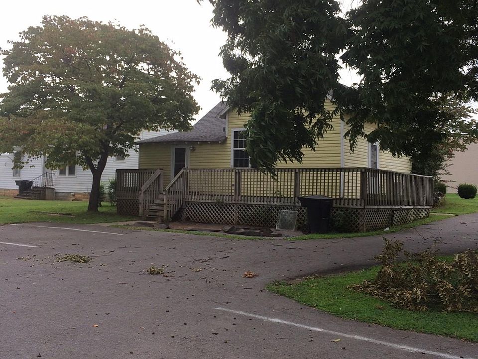 2nd image of 423 N Walnut St