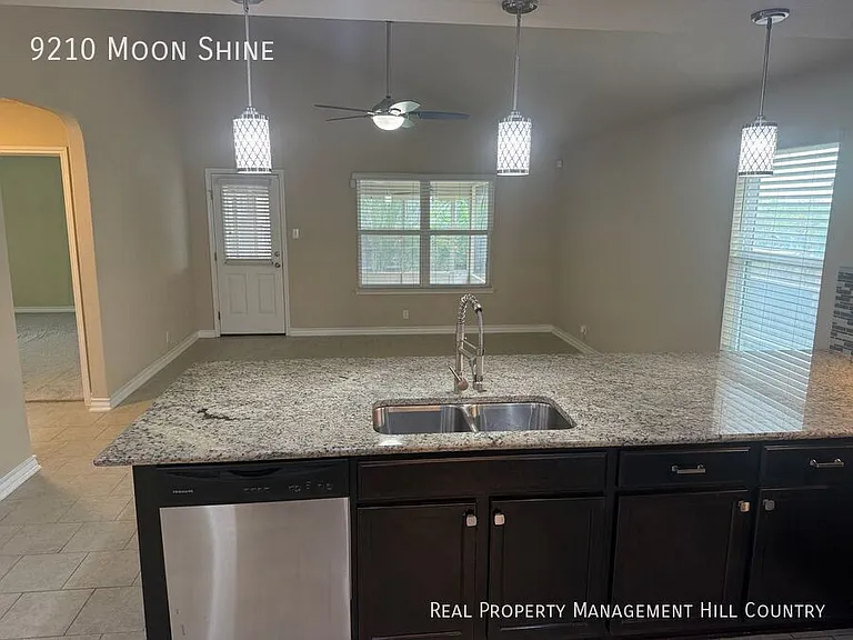 9210 Moon Shine — Photo 5