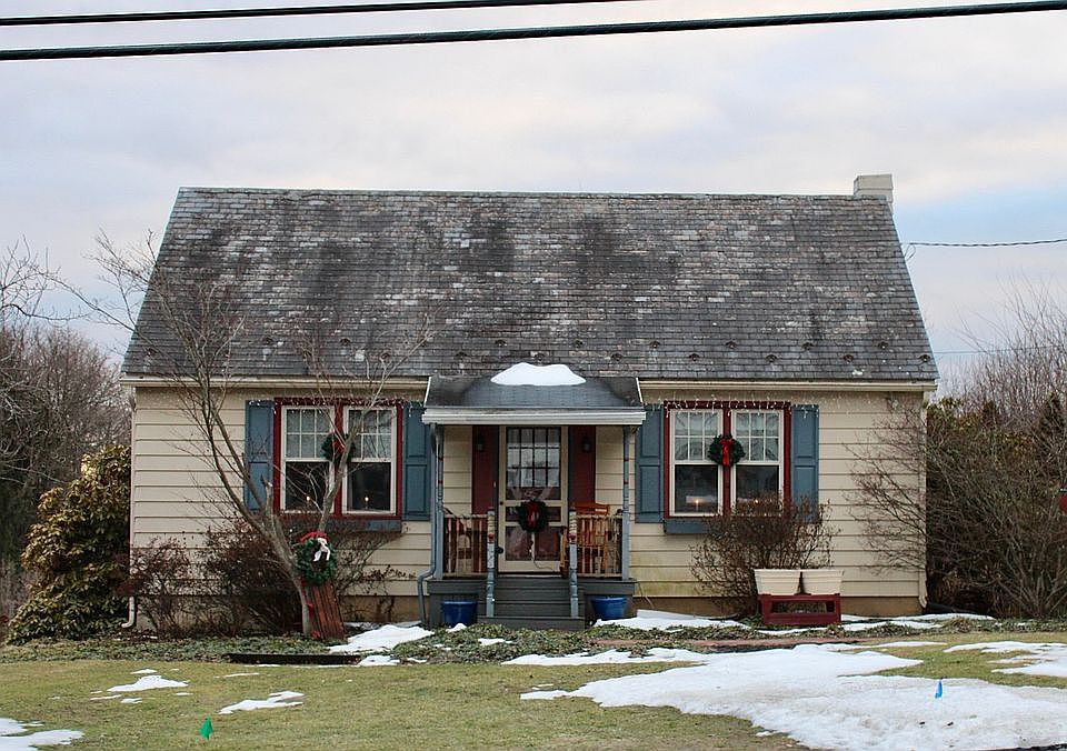 1st image of 3638 Lanark Rd