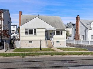 29 4th Ave #A, Pelham, NY 10803