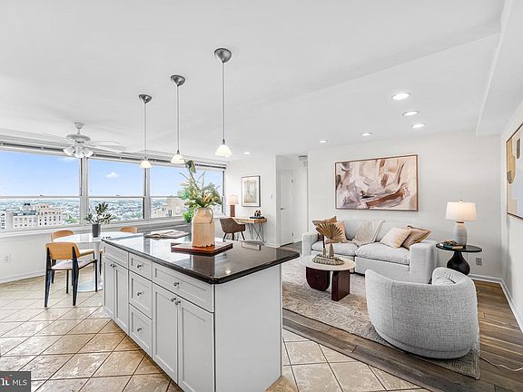 4th image of 1810 Rittenhouse Sq APT 2104