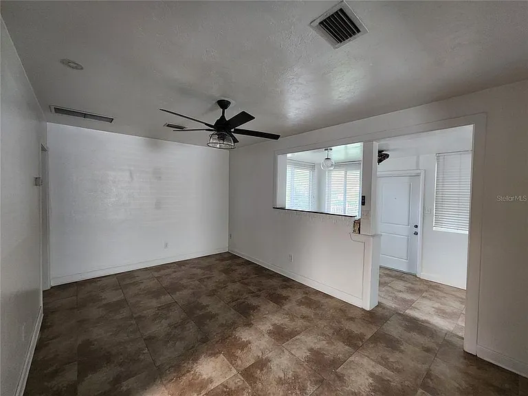 1014 NE 10th Pl — Photo 16