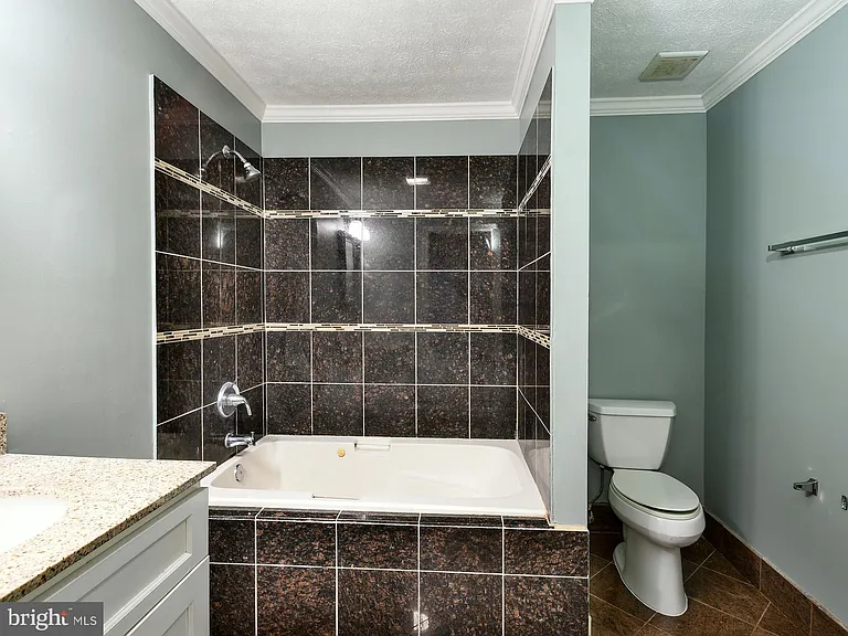 9720 Lake Pointe Ct #102 — Photo 22