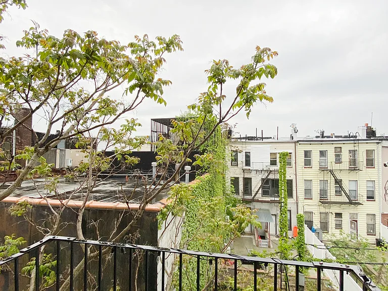 287 Harman St #3E — Photo 13
