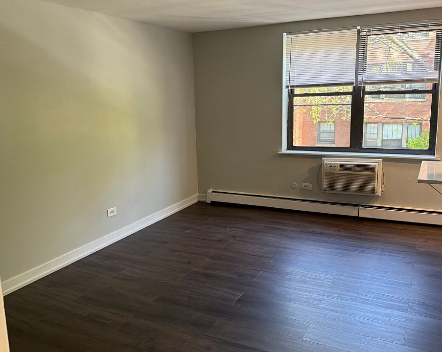 1st image of 5742 N Kenmore Ave #317