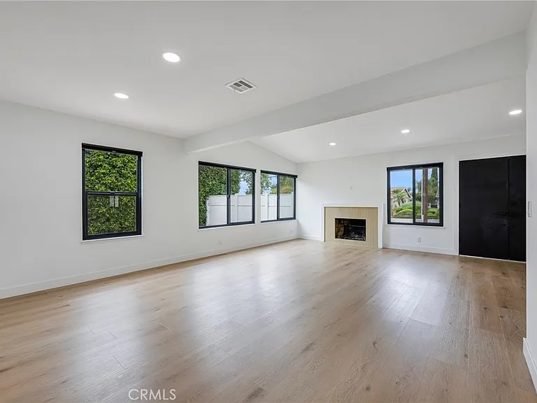 5402 Jefferson St — Photo 29