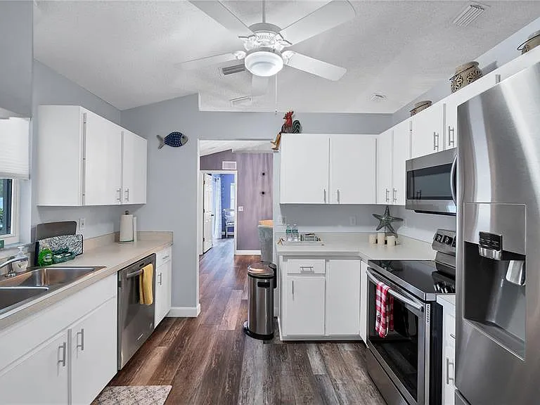 5219 Inverness Dr — Photo 2