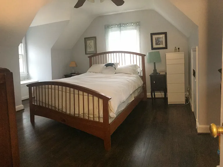 upstairs bedroom 2