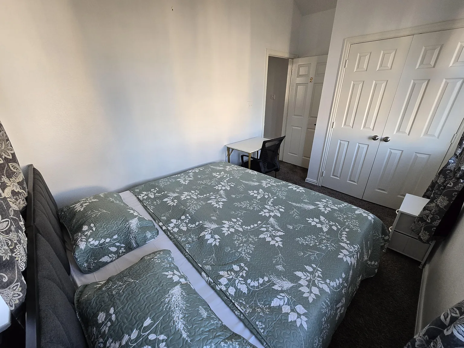 4 bed, 3.0 bath, 1950 sqft, $1,274 — Photo 2