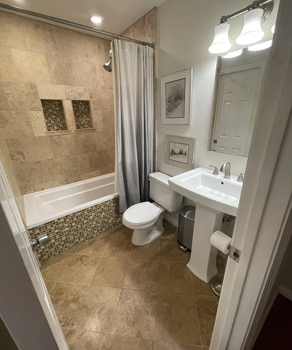 2 bed, 1.5 bath, 996 sqft, $2,900 — Photo 3