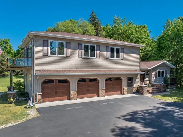 11446 Barnes Rd, Kewadin, MI 49648