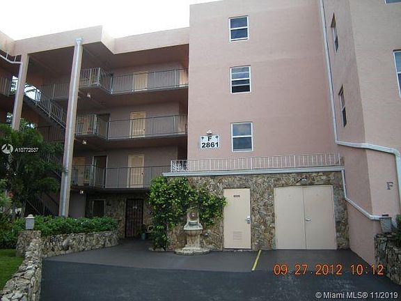 3rd image of 2861 Somerset Dr APT 412