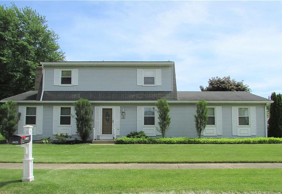 1st image of 4421 W 28th St