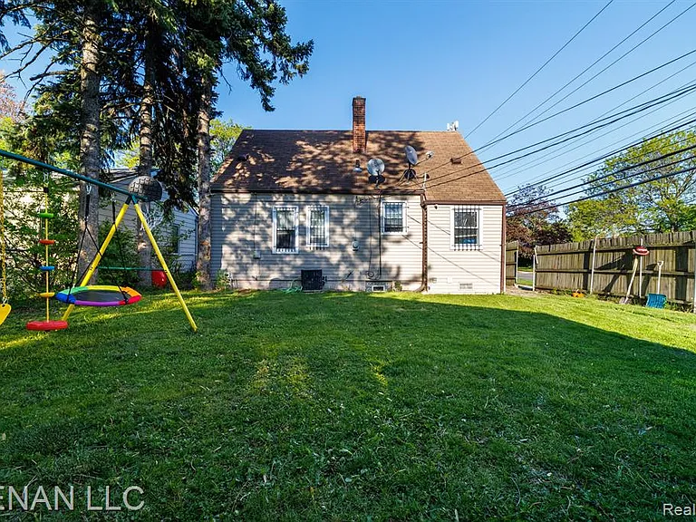 6001 Warwick St — Photo 20
