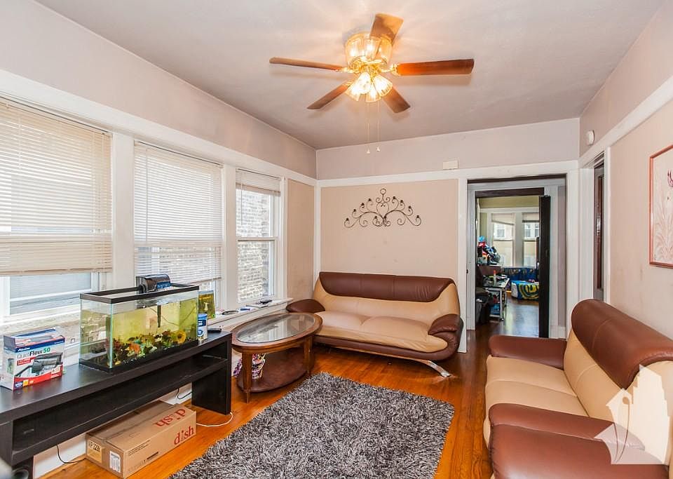 1st image of 3750 W Sunnyside Ave #2